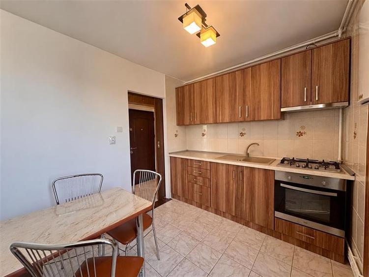 Apartament cu 2 camere decomandat în 7 Noiembrie
