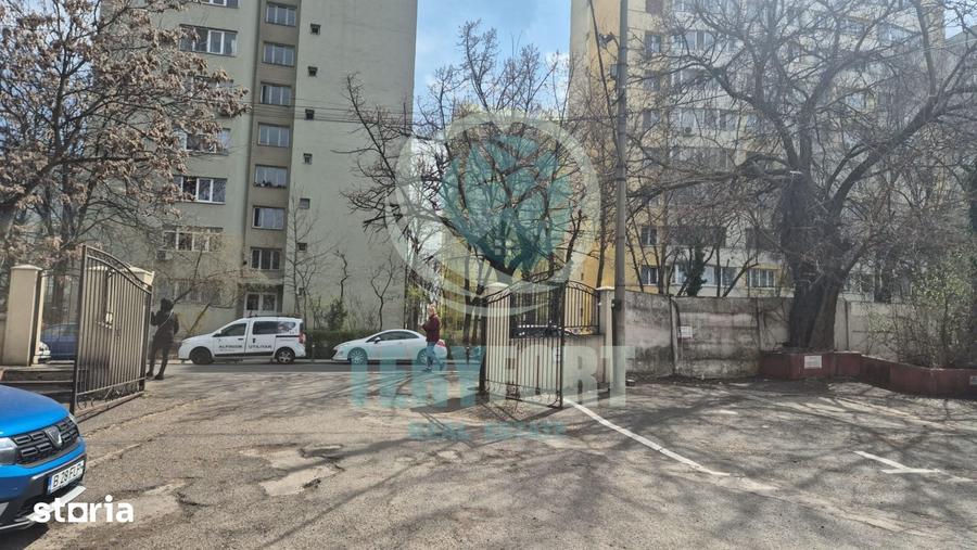 Spațiu comercial, de 400 mp, în Tei