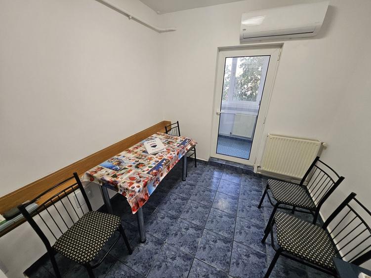 Apartament cu 2 camere decomandat în 1 Mai