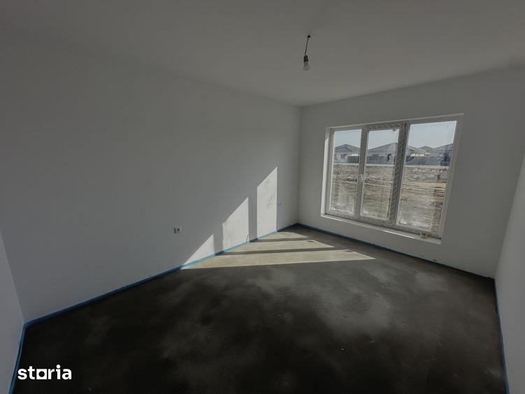 Casă cu 4 camere cu Teren 500 Mp în Sântandrei