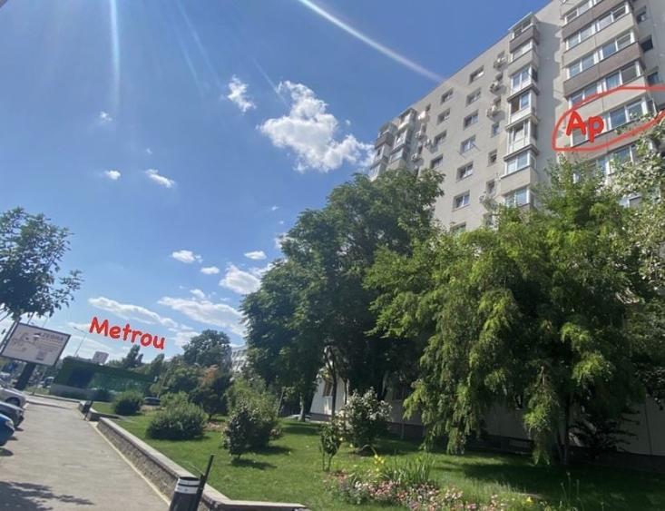 Apartament cu 2 camere decomandat în Drumul Taberei