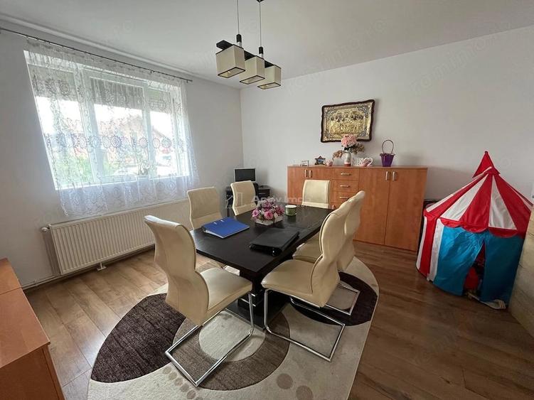 Casă cu 4 camere cu Teren 200 Mp în Central