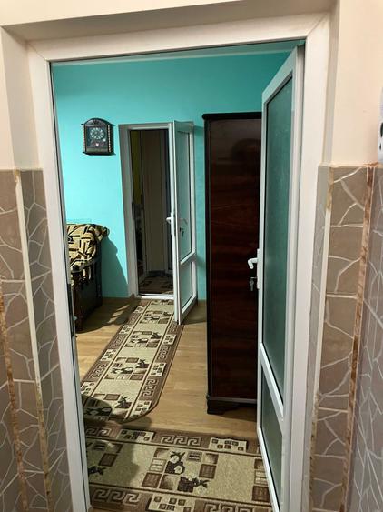 Apartament cu 2 camere semidecomandat în Podu Roș