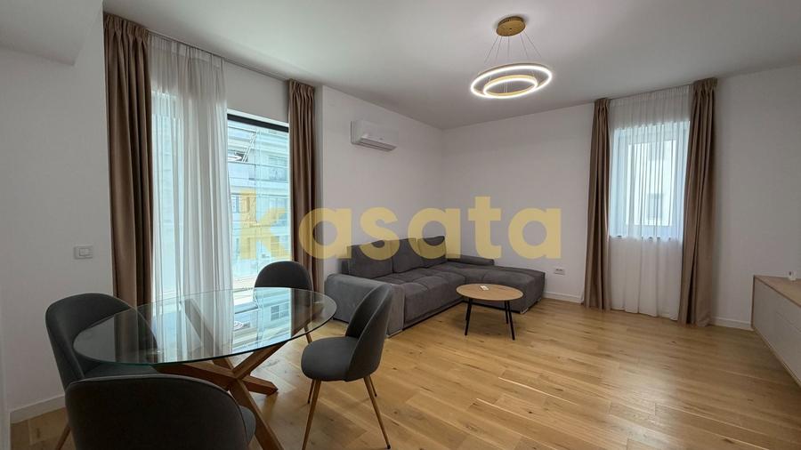 Apartament cu 3 camere decomandat, mobilat în Pipera