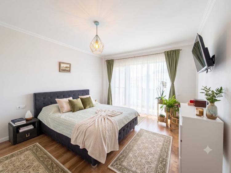 Apartament cu 3 camere decomandat, mobilat în Florești