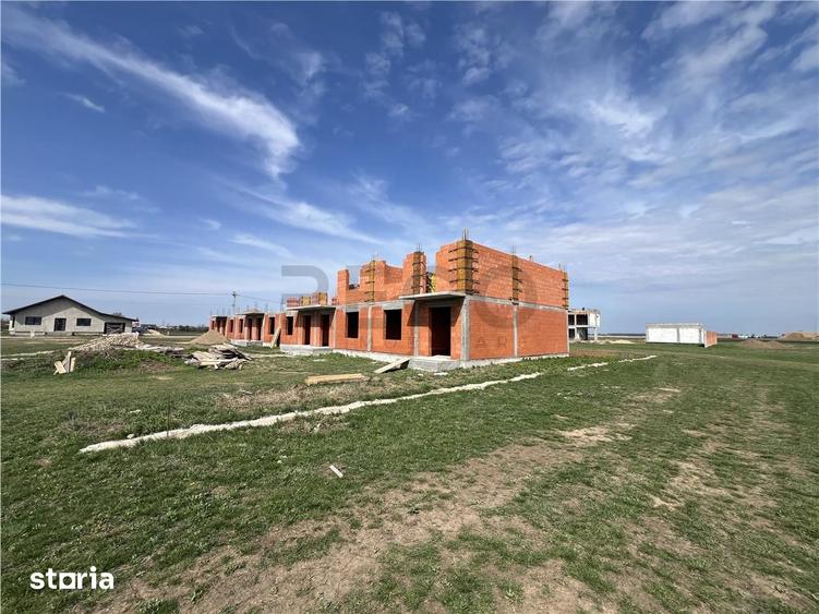 Apartament cu 3 camere decomandat în Sântandrei