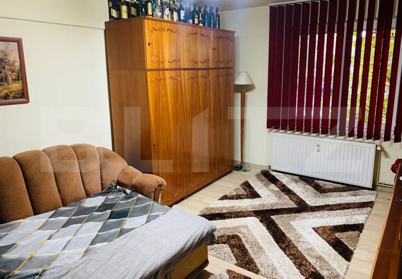 Apartament cu 3 camere decomandat, mobilat în Tudor