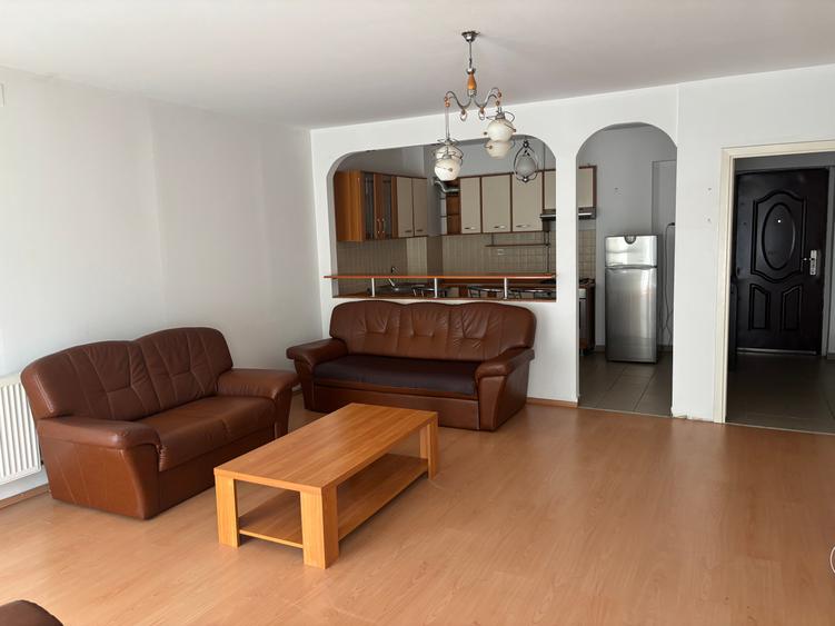 Apartament cu 2 camere semidecomandat, mobilat în Băneasa