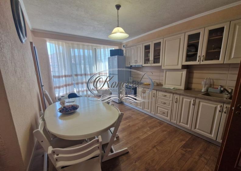 Apartament cu 3 camere semidecomandat, mobilat în Zorilor
