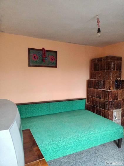 Casă cu 6 camere cu Teren 4853 Mp în Cioroiu
