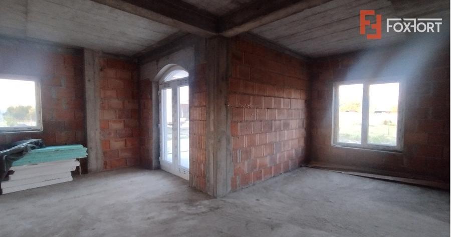Casă individuală cu 5 camere cu Garaj în Becicherecu Mic