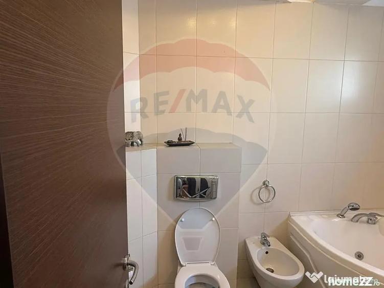 Apartament cu 4 camere semidecomandat în Nordului
