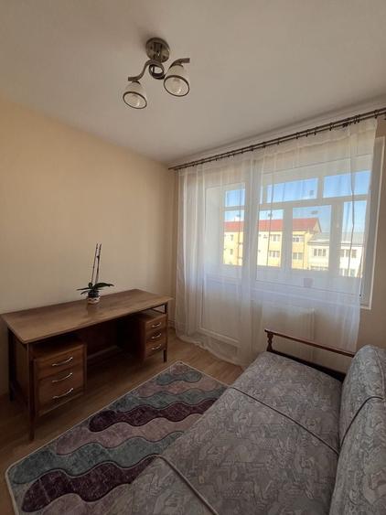 Apartament cu 4 camere decomandat în Exterior Vest