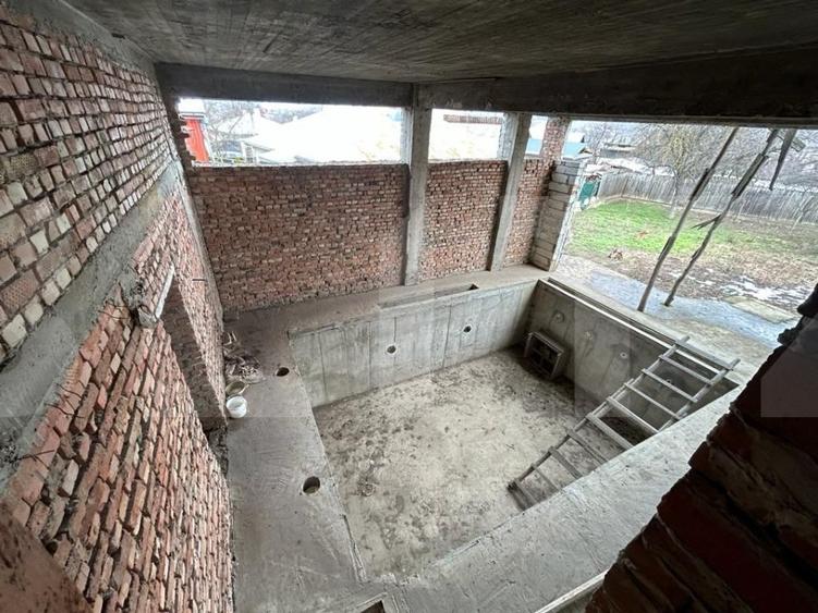 Casă individuală cu 8 camere cu Piscina în Dorohoi