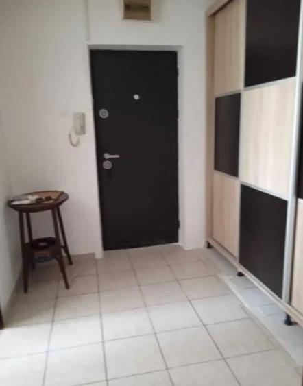 Apartament cu 2 camere semidecomandat, mobilat în Timpuri Noi