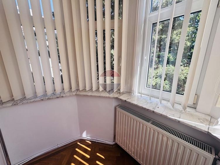 Casă individuală cu 4 camere cu Teren 200 Mp în Dorobanți