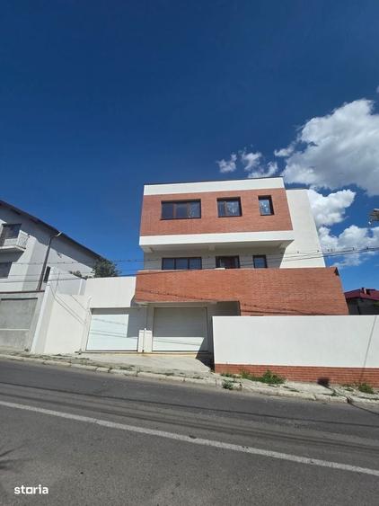 Casă cu 4 camere în Central