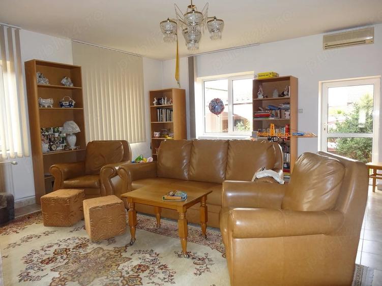 Casă cu 9 camere cu Teren 461 Mp în Micălaca