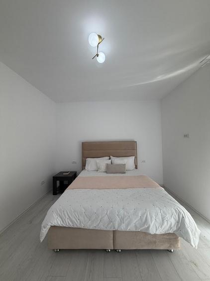 Apartament cu 2 camere semidecomandat, mobilat în Dumbrăvița