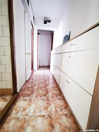 Apartament cu 3 camere semidecomandat în Dacia