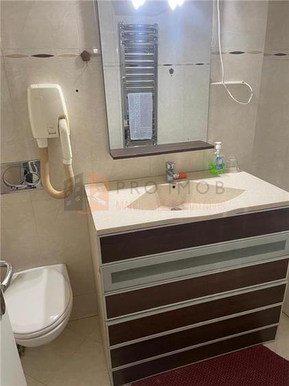 Apartament cu 3 camere decomandat, mobilat în 1 Decembrie