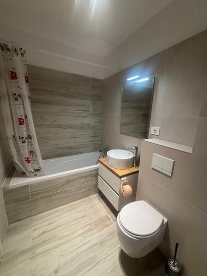 Apartament cu 2 camere decomandat, mobilat în Central