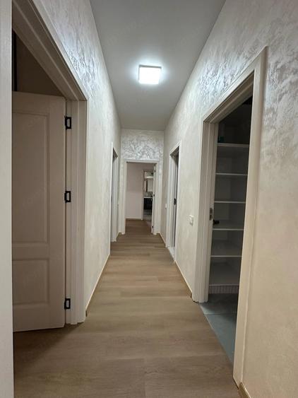 Apartament cu 4 camere în Pipera