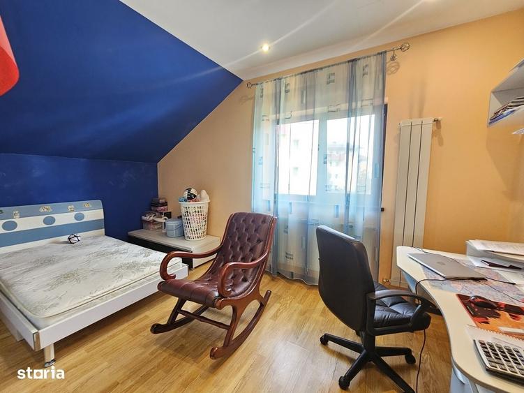 Casă cu 4 camere cu Teren 500 Mp în Central