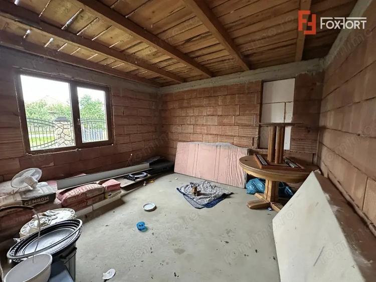 Casă cu 12 camere cu Teren 1560 Mp în Bucovăț (Remetea Mare)