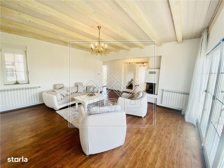 Apartament cu 4 camere în Calea Dumbrăvii