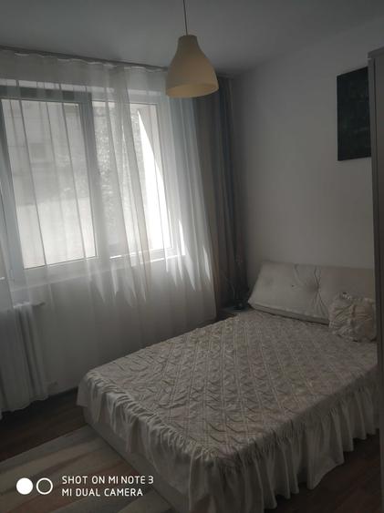 Apartament cu 3 camere decomandat în Progresul