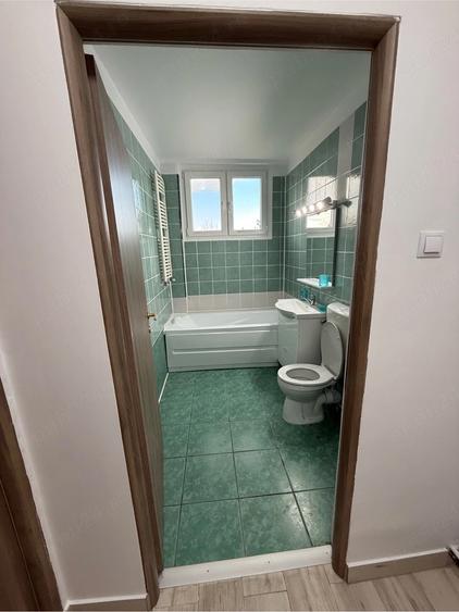 Apartament cu 3 camere decomandat în Gojdu