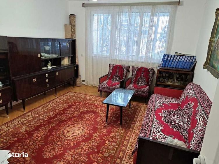 Apartament cu 2 camere decomandat în Cornișa