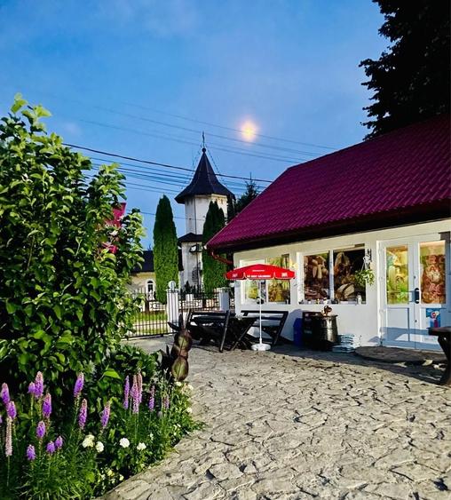 Spațiu comercial, de 150 mp, în Zănești