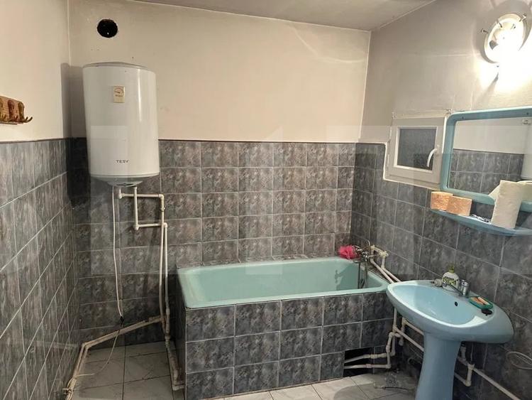 Casă individuală cu 3 camere cu Canalizare în Broscăuți
