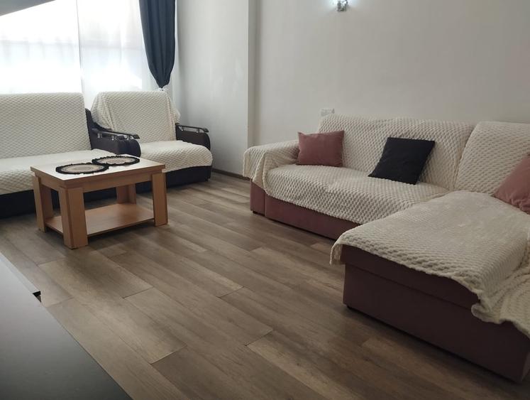 Apartament cu 2 camere decomandat în Apusului