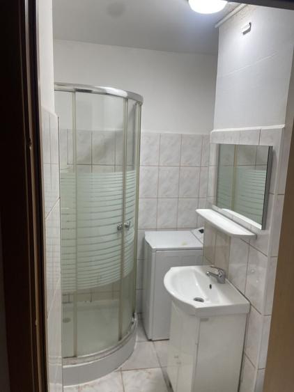 Apartament cu 2 camere decomandat în Tei