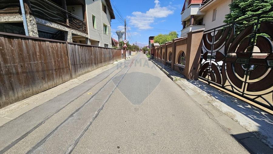 Casă individuală cu 4 camere cu Teren 680 Mp în Central