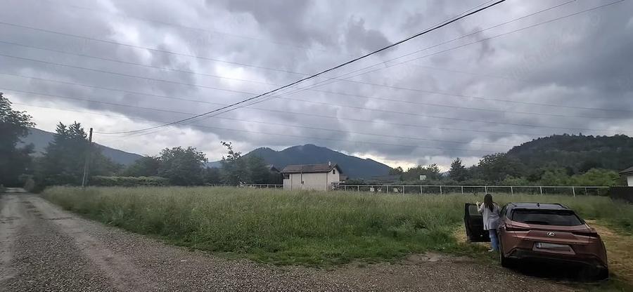 Teren de 1374 mp, în Central