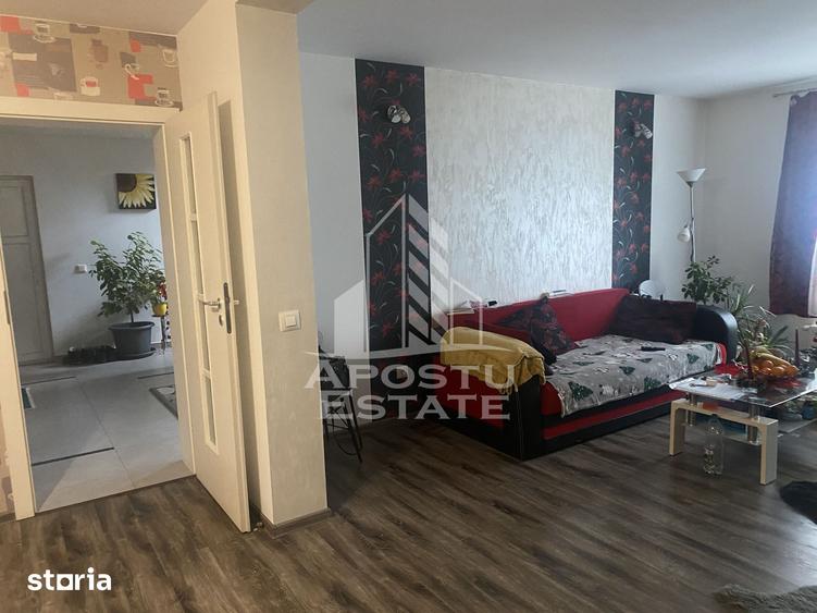 Casă cu 5 camere cu Teren 1000 Mp în Sacoșu Turcesc