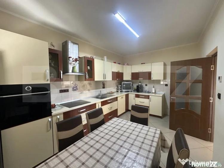 Casă cu 4 camere cu Teren 853 Mp în Păulești