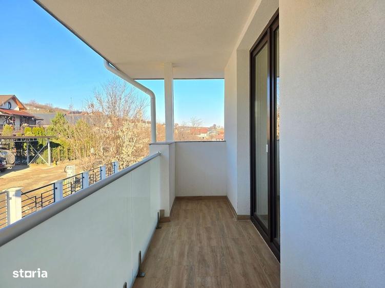 Casă cu 4 camere decomandat în Hlincea