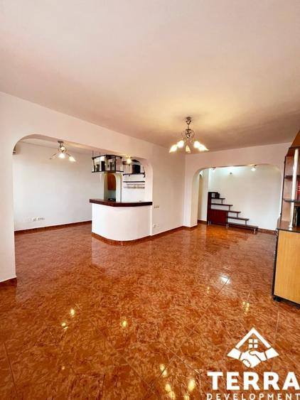 Apartament cu 4 camere, mobilat în Central