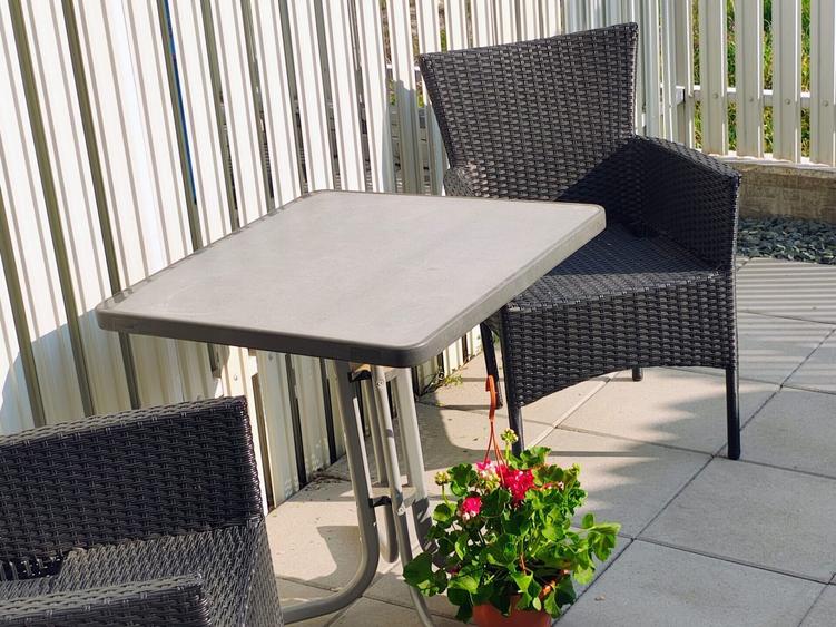 Apartament cu 2 camere semidecomandat, mobilat în Tunari