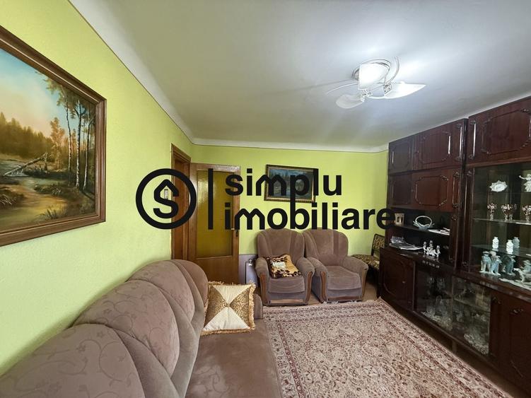 Apartament cu 4 camere decomandat în 1 Mai