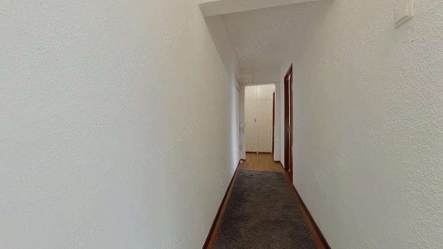 Apartament cu 3 camere decomandat în Bartolomeu