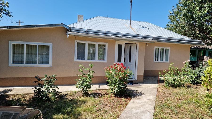 Casă cu 3 camere în Coștiugeni