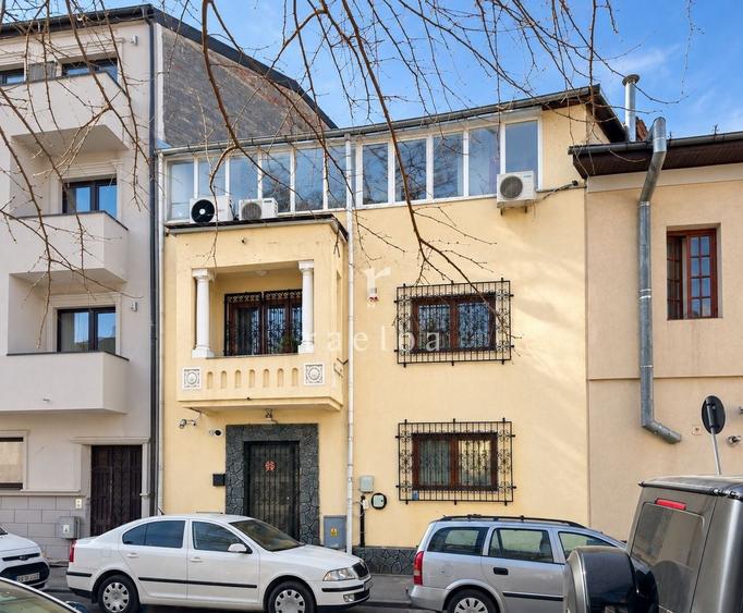 Apartament cu 11 camere semidecomandat în Dacia