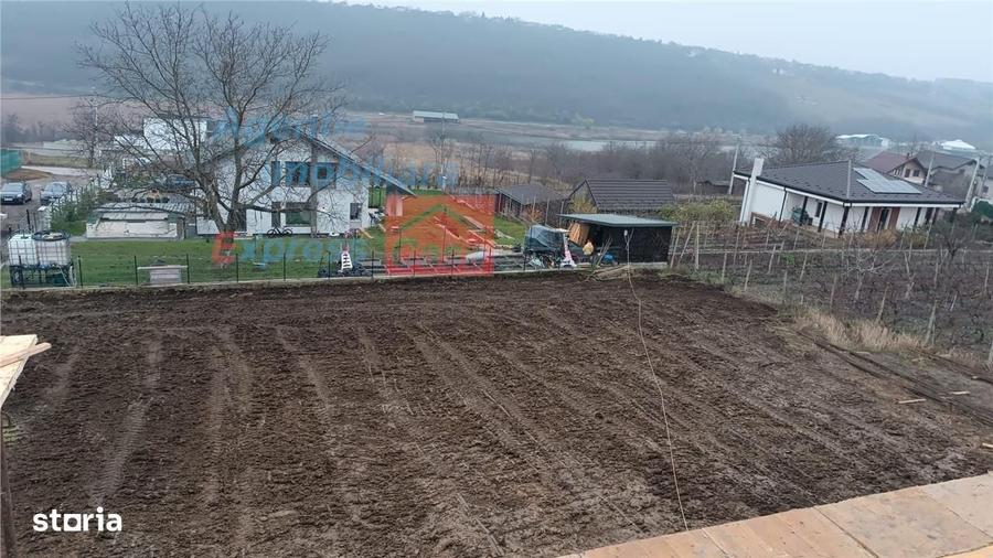Casă cu 4 camere cu Teren 788 Mp în Dumești