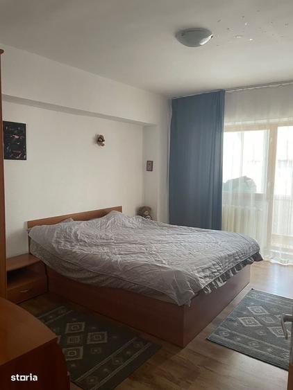 Apartament cu 4 camere decomandat în Central